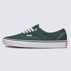 O original. Cores atualizadas

Nascido em 1966 como Style 44, o Vans Authentic Shoe deu início a tudo. Sua estreia introduziu a agora icônica sola waffle, dando aos skatistas a aderência e a durabilidade necessárias para ultrapassar limites. Refinado e reforçado ao longo do tempo, é um símbolo do legado da Vans: intemporal, fiável e fiel às suas raízes. Agora parte da Coleção Color Theory, foi reinventado em tons vibrantes para uma abordagem nova e criativa.