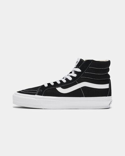 Vans Skate Classics: completamente redesenhado para o skate moderno, a coleção Skate Classics oferece mais do que os skatistas precisam para permitir a progressão máxima. Feito com cabedal clássico de camurça e lona, ??o Tênis Sk8-Hi Vault Og Lx Black White possui o visual icônico que você deseja, ao mesmo tempo em que traz todos os benefícios de desempenho que os skatistas exigem.
