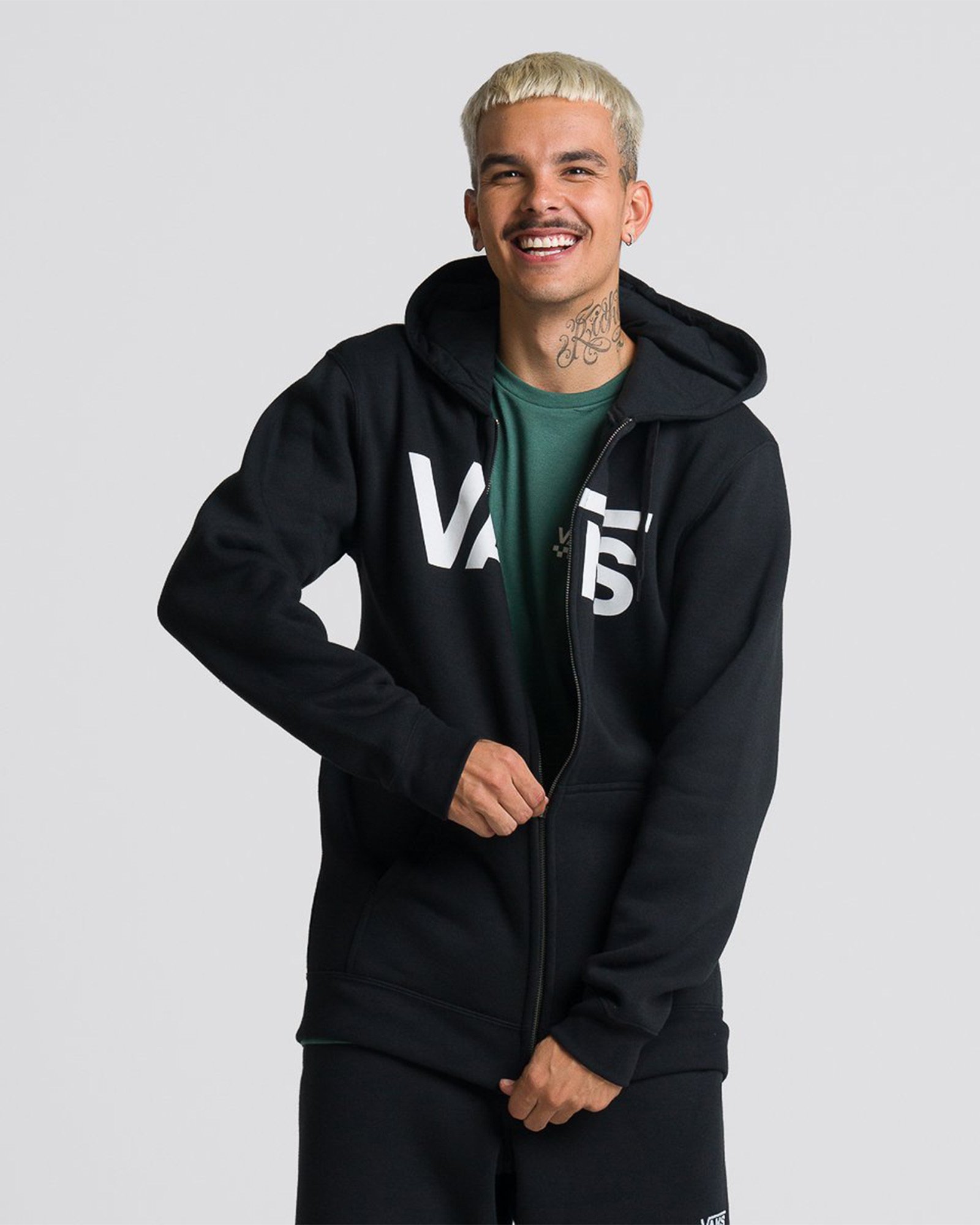 Hires-Vans-V4701000890002-01.jpg