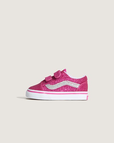 Estação’77: Sinta algo novo. O Tênis Old Skool Kids Glitter Rasp Raspberry Rose Infantil reinventa o icônico tênis Sidestripe, trocando os cadarços tradicionais por fechos duplos de velcro. Com detalhes exclusivos, este modelo de cano baixo proporciona um ajuste fácil e seguro, que mantém os pequenos confortáveis o dia todo.