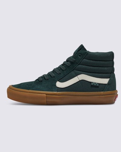 Completamente redesenhada para o skate moderno, a coleção Skate Classics oferece mais do que os skatistas precisam para permitir uma progressão máxima. Um tênis vulcanizado feito com cabedais clássicos de camurça e lona, o Skate Sk8-Hi proporciona o visual icônico que você deseja, ao mesmo tempo em que traz todos os benefícios de desempenho que os skatistas exigem.
