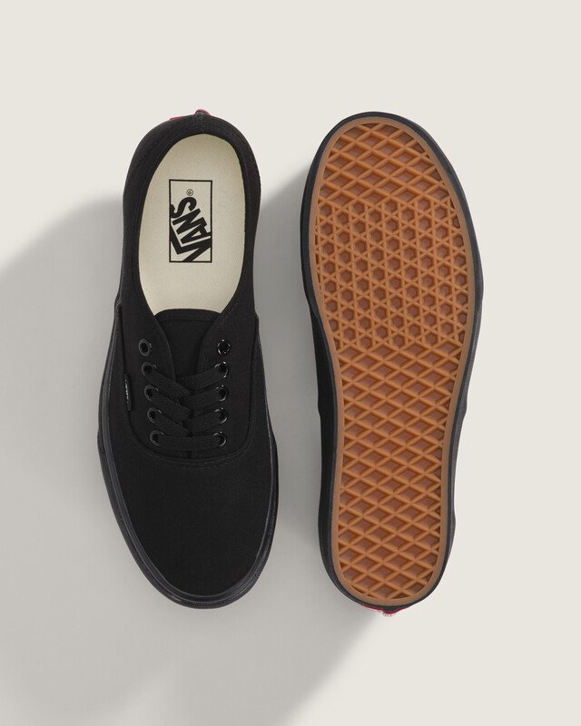 Tênis Skate Chukka Low Blackout