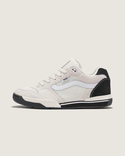 O Tênis Rowley Xlt Lx Off Road Egret é uma verdadeira obra-prima do skate, trazendo o melhor da performance e do estilo para os skatistas mais exigentes. Desenvolvido em colaboração com Geoff Rowley, uma lenda do skate, este tênis incorpora décadas de experiência e inovação no mundo do skate. Com um design robusto e elegante, o modelo apresenta um perfil aerodinâmico que oferece suporte e estabilidade durante as manobras mais radicais. As partes superiores são construídas com materiais premium, garantindo durabilidade e conforto excepcionais. O tênis apresenta características técnicas avançadas, como a sola UltraCush HD que proporciona amortecimento de impacto superior e aderência excepcional em todas as superfícies. Com detalhes de design cuidadosamente trabalhados e uma estética moderna, esse tênis é a escolha definitiva para os skatistas que buscam performance e estilo incomparáveis nas ruas e nas pistas de skate.