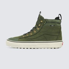 “You are Made for the Elements”. Estes são os seus Vans. Inspirado em atividades ao ar livre e baseado em aventura, o Tênis Sk8-Hi Mte Olive oferece novos níveis de versatilidade para facilitar o dia a dia. Apresentando todos os recursos atualizados do Sk8-Hi MTE-2 original, além de ilhós de argola em D com renda de metal que fornecem uma estética vintage e suporte extra para cadarços, esse tênis foi construído para você poder fazer tudo.